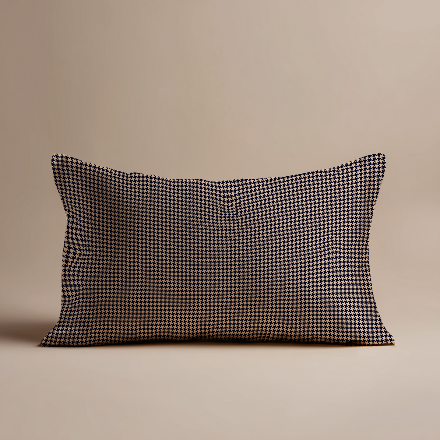 Houndstooth Silk Pillowcase in Moonstruck