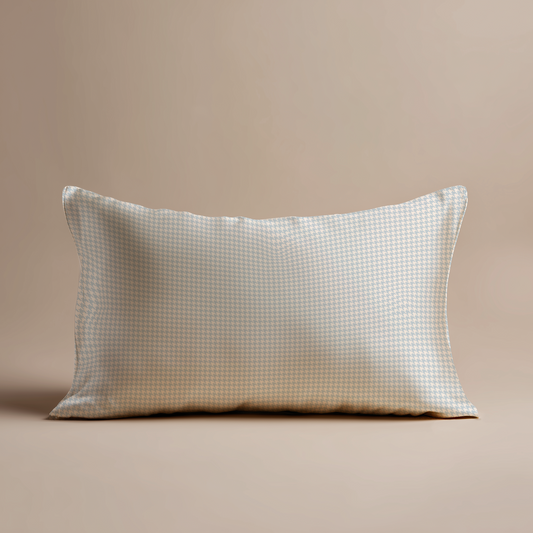 Houndstooth Silk Pillowcase in Moonstone