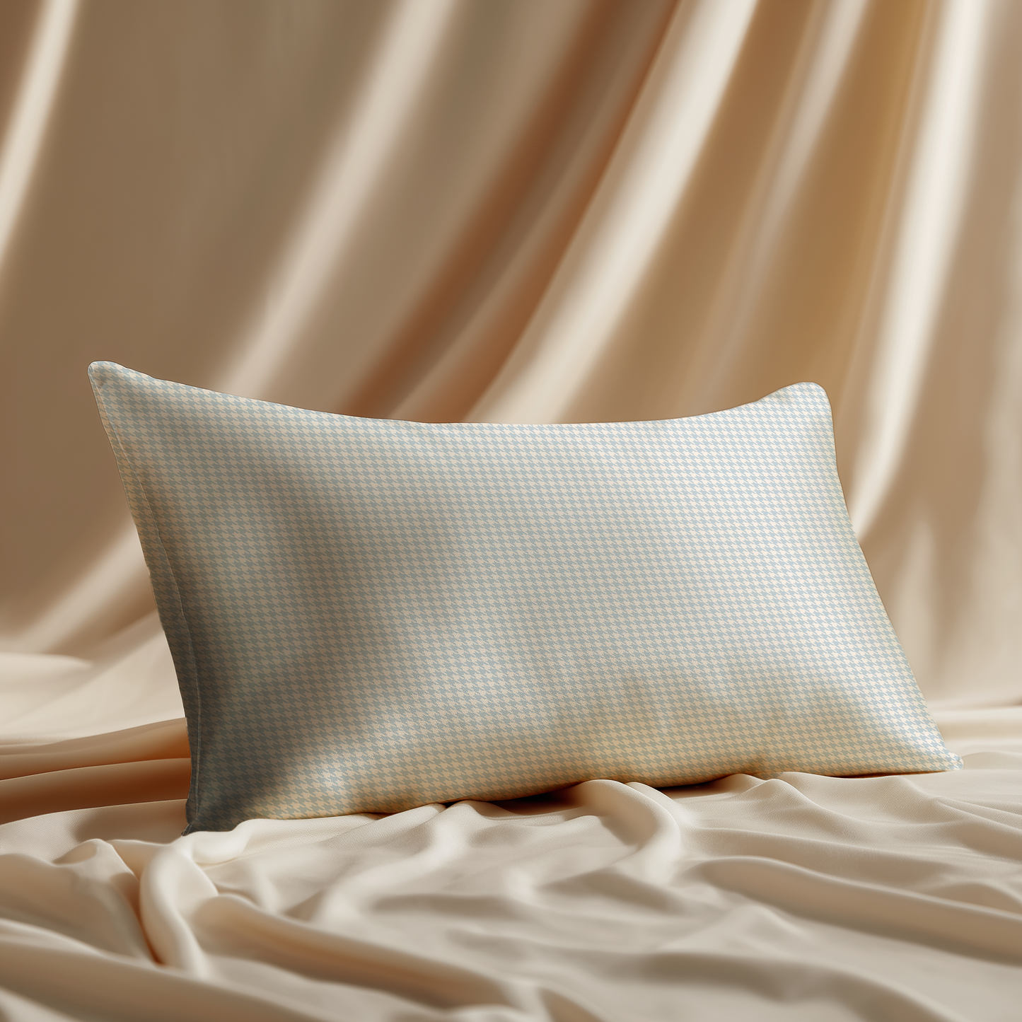 Houndstooth Silk Pillowcase in Moonstone